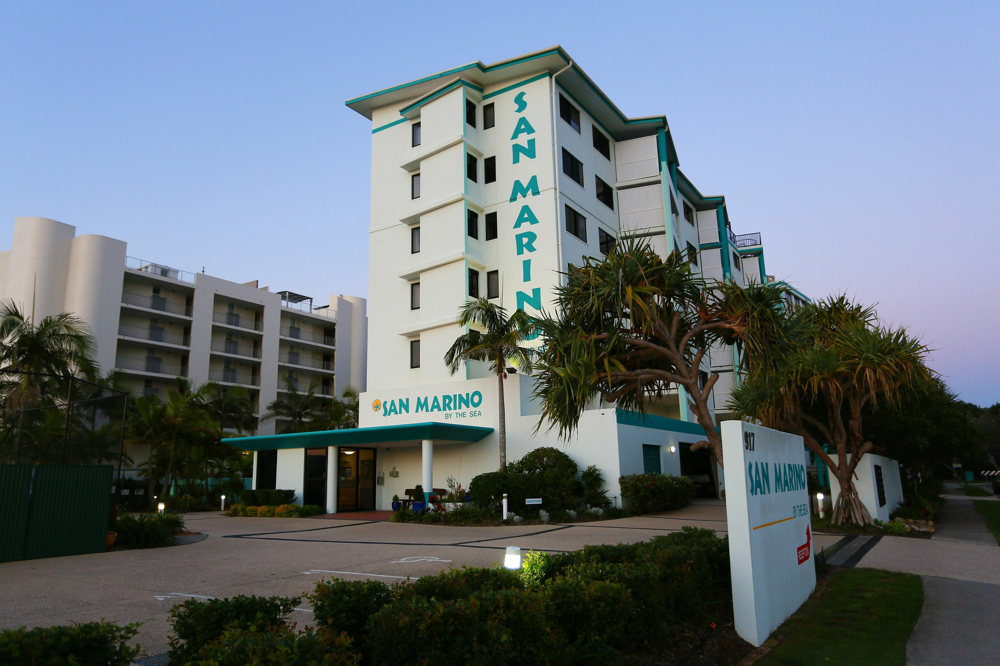 San Marino By The Sea Apartments Marcoola Exterior photo